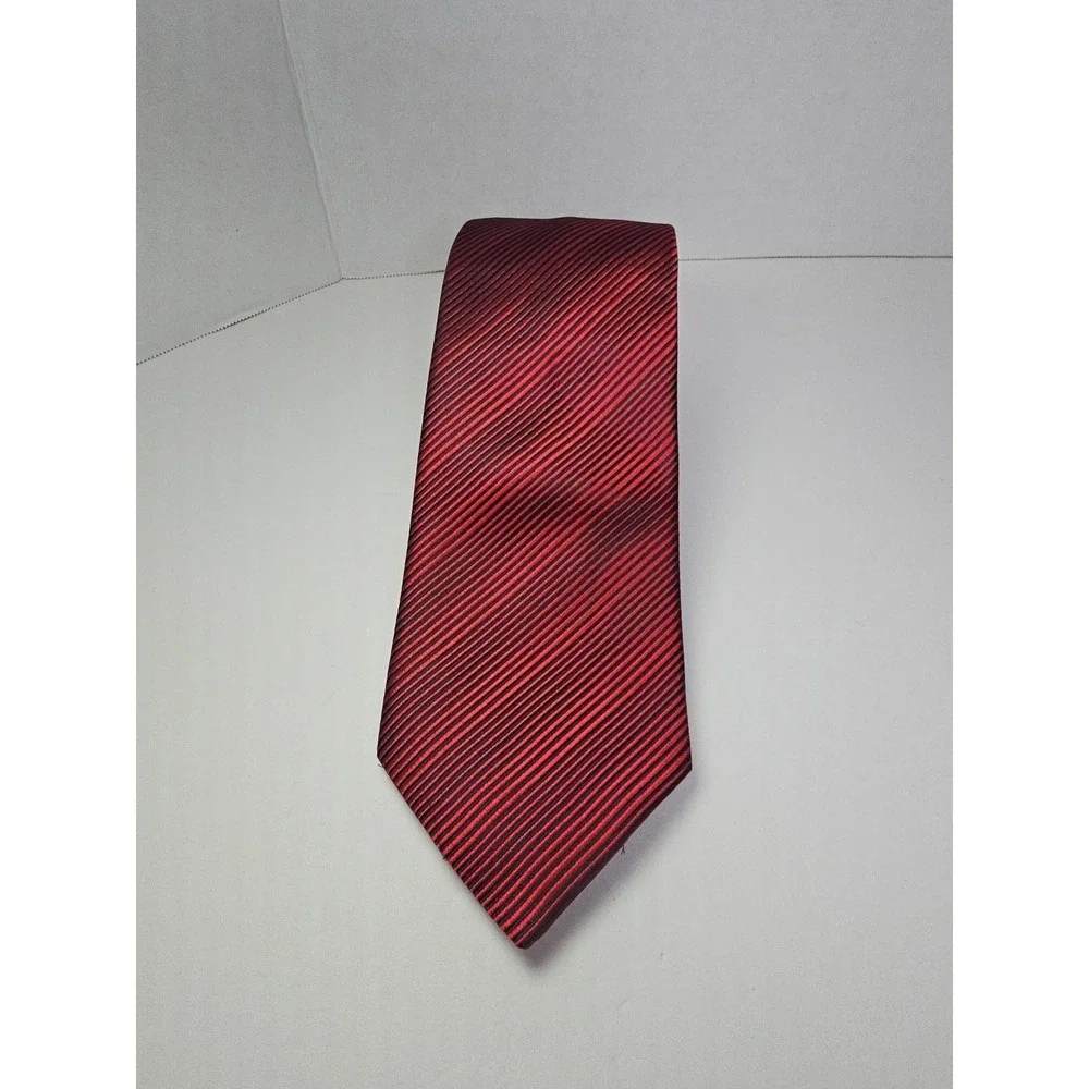 LANVIN Paris Men's 100% Silk‎ Necktie Red LUXURY Designer Tie